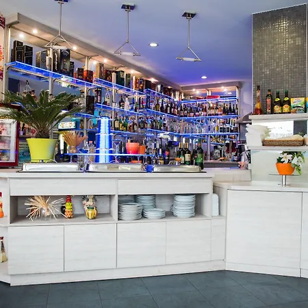 מלון Aqua וארנה