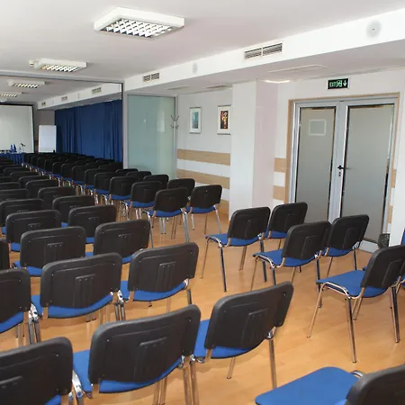 מלון Aqua וארנה