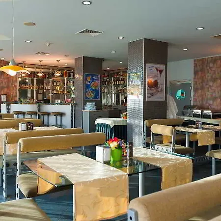 Aqua מלון וארנה