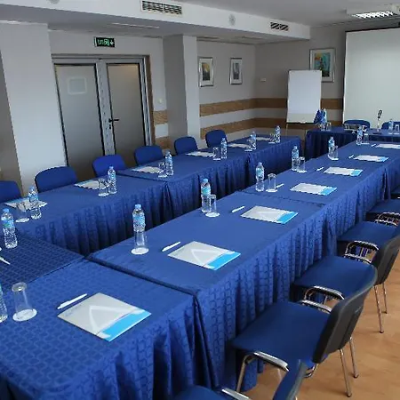 Aqua מלון וארנה